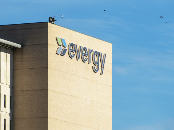 Kansas legislators push back against federal energy regulators ending competitive bids