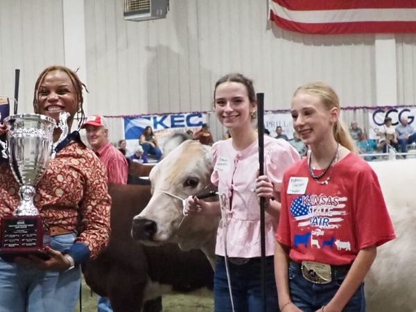 Kansas legislators compete in cattle showmanship, learn about beef industry at state fair