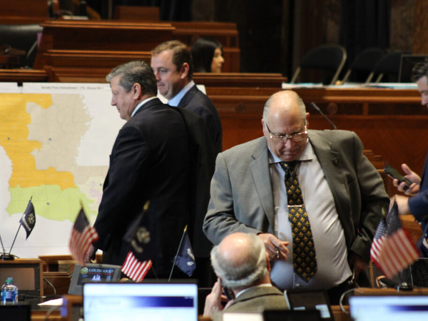 When will Gov. John Bel Edwards veto redistricting maps?