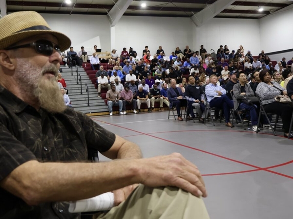 Concerned neighbors, supporters speak out at hearing on Hyundai steel mill pollution permit