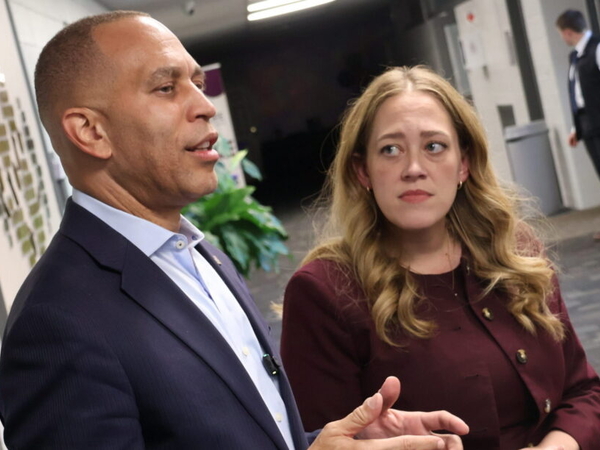 Jeffries joins Hines for roundtable on community concerns in Michigan’s 10th Congressional District