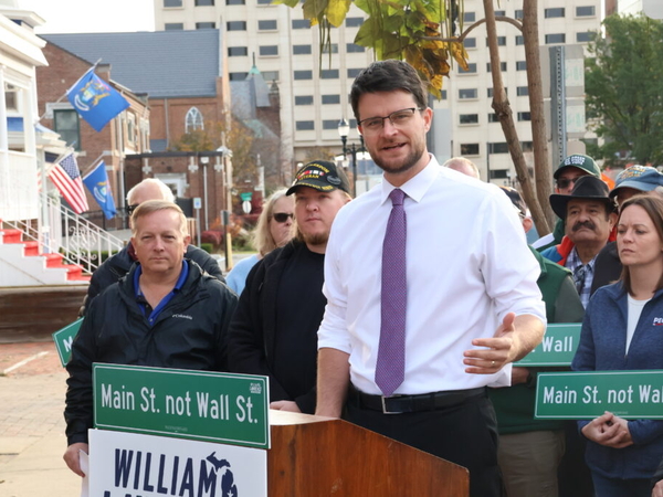 Lawrence delivers campaign’s closing message as he preps for final election push