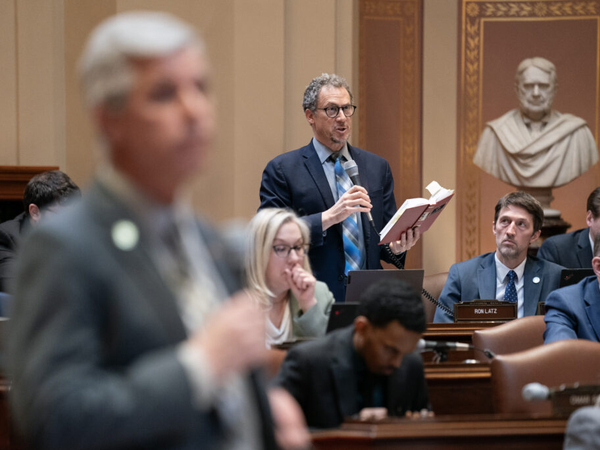 Most incumbent lawmakers fend off primary challengers