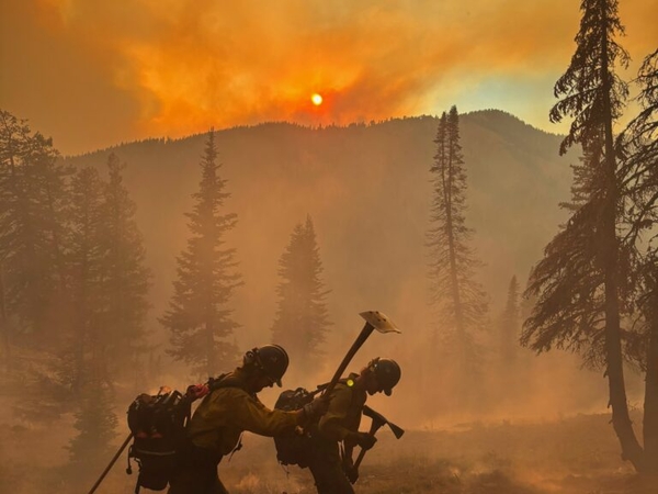 Oregon’s Merkley, Utah’s Curtis propose extending military death benefits to fallen firefighters