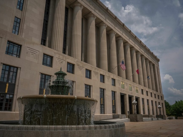Judge extends order blocking Tennessee officials from reporting sick, disabled immigrant children 