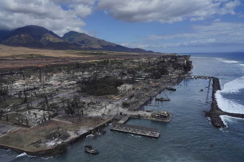 Bills introduced in the Legislature would allow Hawaiian Electric to pay for wildfire damage, litigation expenses and settlements with cash raised from the sale of bonds paid off with new fees on ratepayers. (Kevin Fujii/Civil Beat/2023)