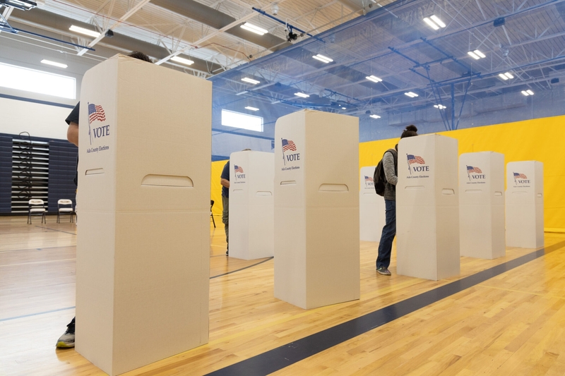 Voters cast their ballots at Fairmont Junior High in Boise during the Idaho primary on May 17, 2022. (Otto Kitsinger for Idaho Capital Sun)