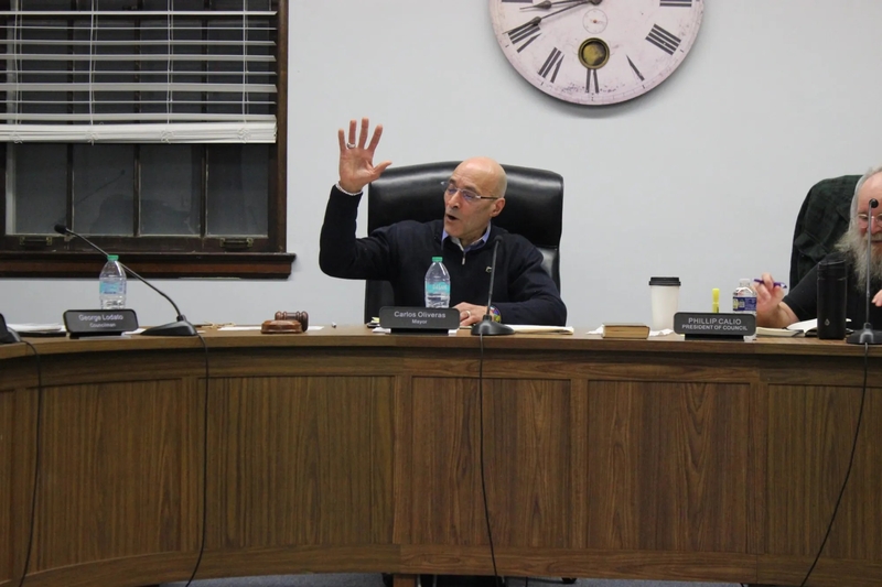 Laurel Mayor Carlos Oliveras concludes the first Laurel Town Council meeting on Jan. 20, 2026, after it was revealed that the Laurel Police Department shared local immigrants' sensitive information with the FBI. | SPOTLIGHT DELAWARE PHOTO BY JOSE IGNACIO CASTANEDA PEREZ