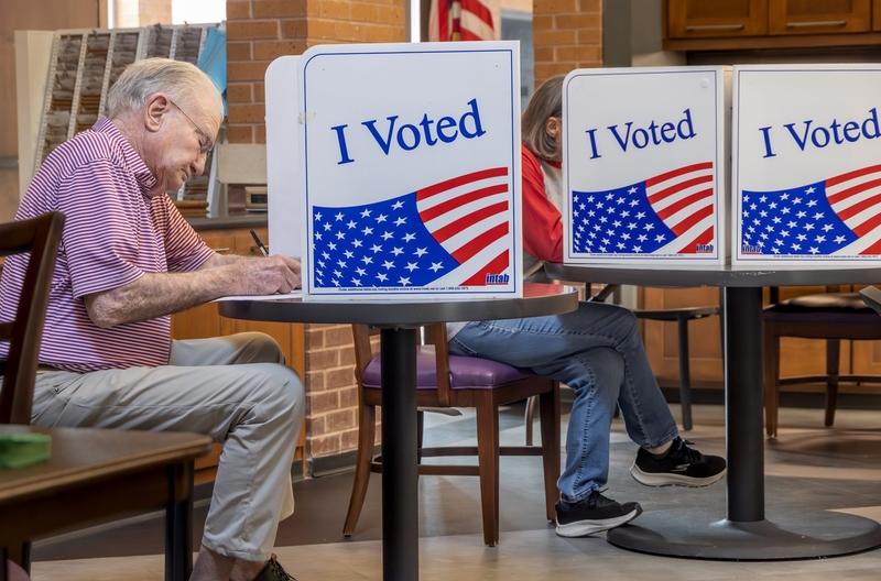 Voters mark their primary election ballots at Second Presbyterian Church in Little Rock, Arkansas, on March 3, 2026. (Photo by John Sykes/Arkansas Advocate)