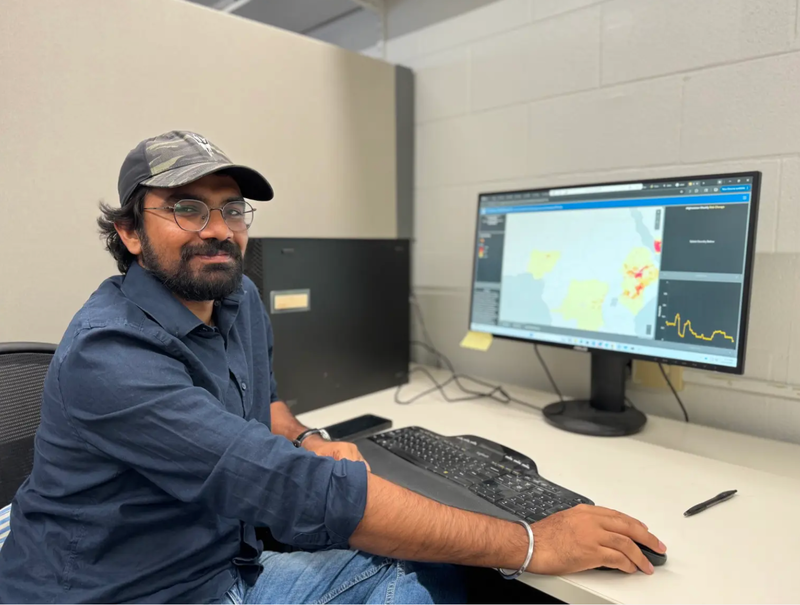 Sunil Kumar working on a Vibrio surveillance tool at the University of Florida. Zoya Teirstein / Grist