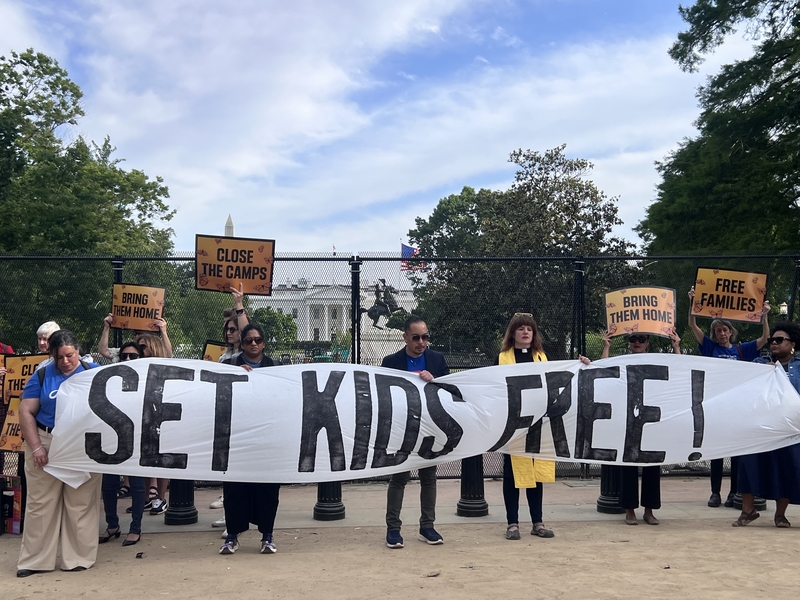 Protesters gather near the White House to urge the shutdown of immigrant family detention in the United States. Many were from Texas, distraught over the conditions in the Dilley Immigration Processing Center. (Photo by Naisha Roy | Medill News Service)