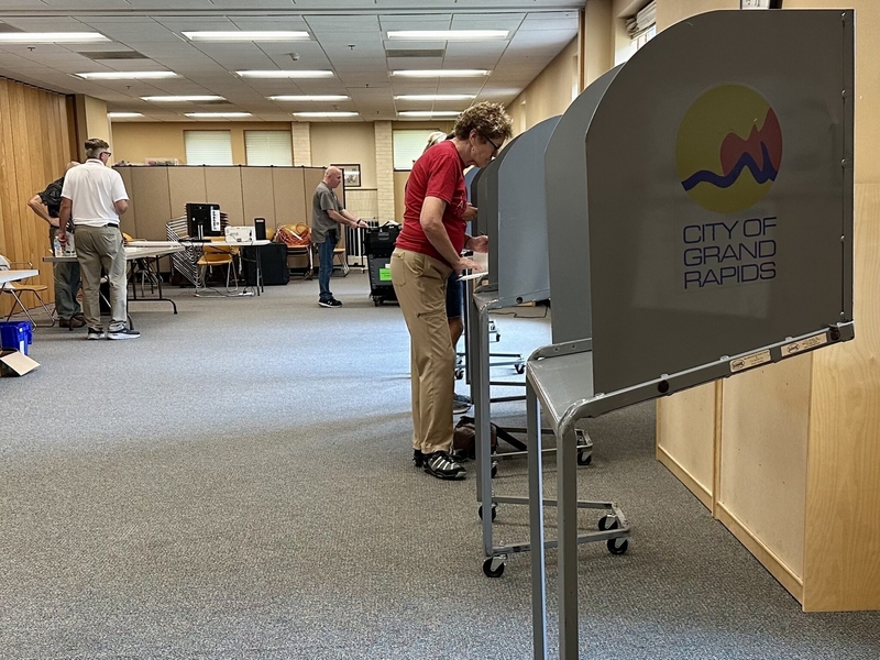 Voters in Grand Rapids, Michigan, cast their ballots during the state’s August 2024 primary. (Photo by Matt Vasilogambros/Stateline)
