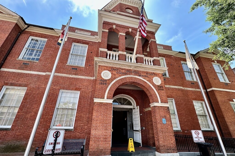 Unaffiliated voters ask judge to let their challenge to partisan primaries proceed