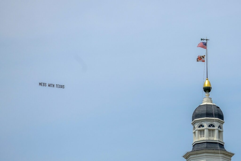 ‘Mess With Texas’: Plane banner brings Texas redistricting fight to Annapolis