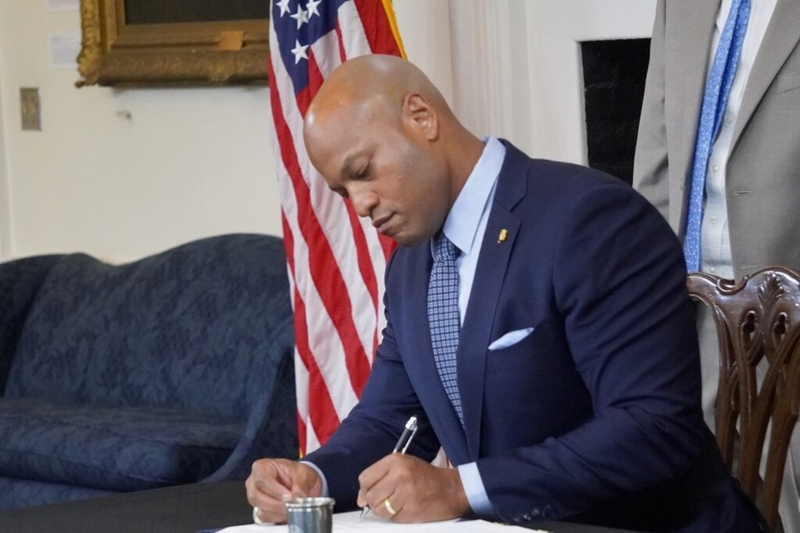 Moore signs energy executive order, aiming to attract power developers to Maryland