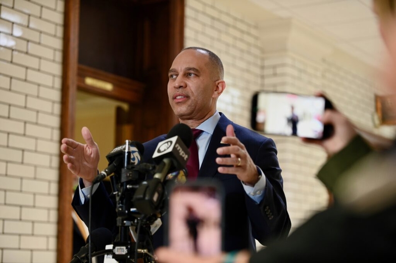 Jeffries brings redistricting push to Maryland Senate president