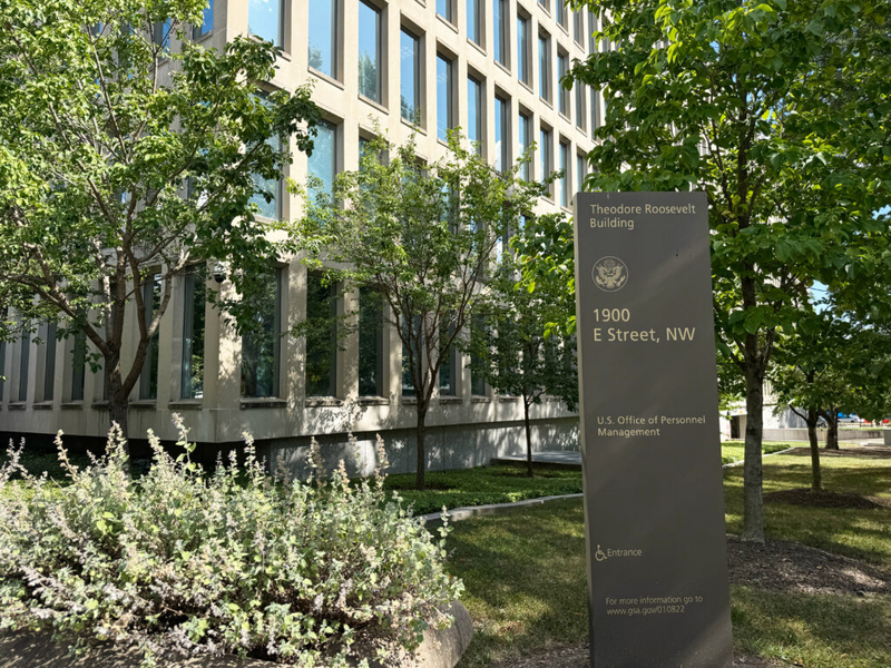 Trump administration pushes governmentwide NDA for federal employees