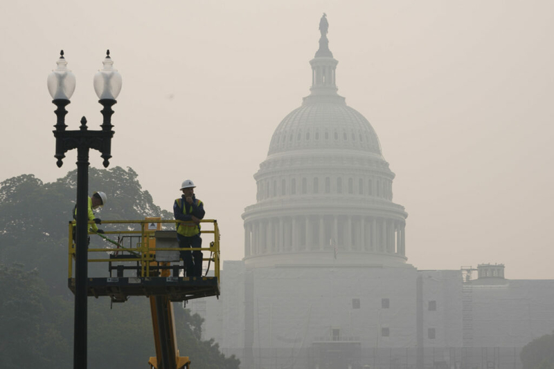 Workers lack protections when wildfire smoke makes the air dangerous