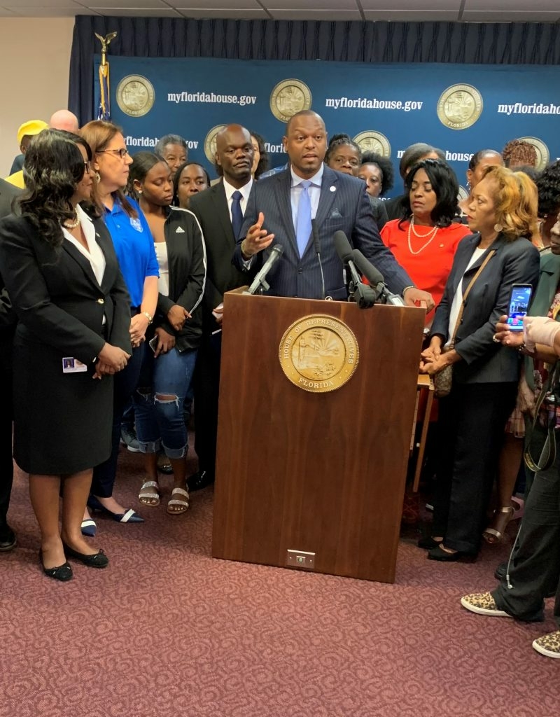 Democratic lawmakers push sentencing reform bills