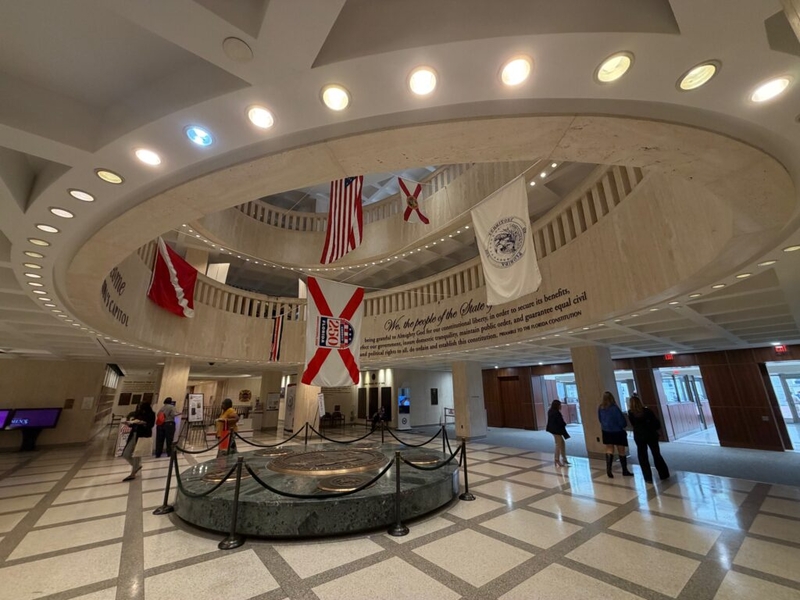 Florida immigration council warns agencies to report arrests. One member’s agency didn’t.