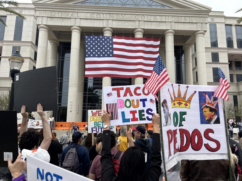 No Kings marches attract crowds even in conservative areas of Florida
