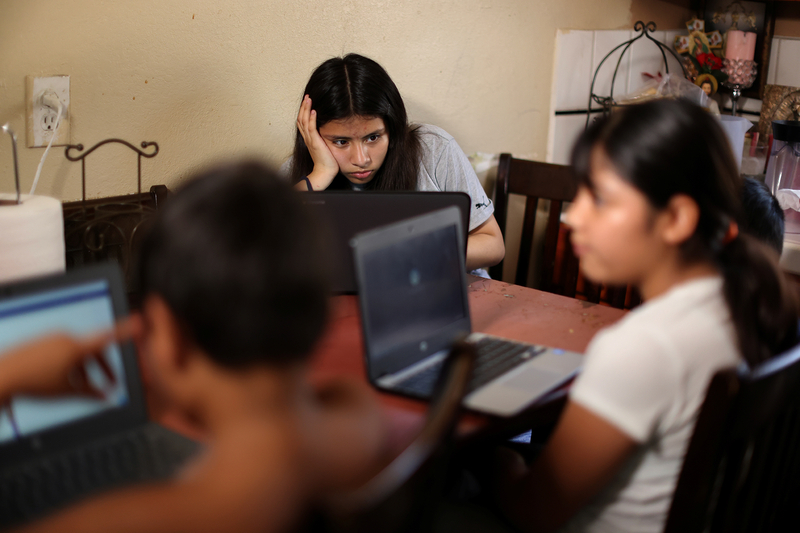 These parents sued LA Unified over remote learning. How the settlement will benefit students