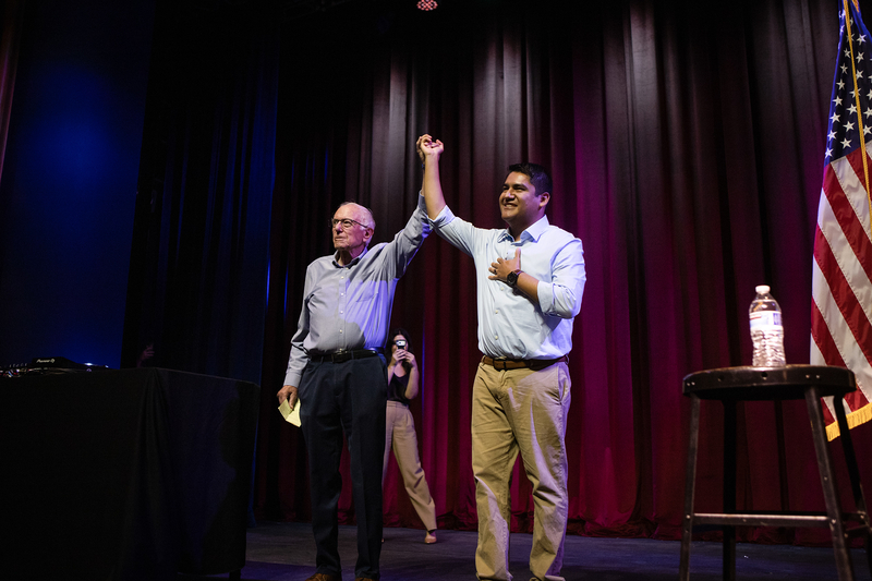 Will Democrats’ midterm wave reach California’s Central Valley? Bernie Sanders rallies the vote