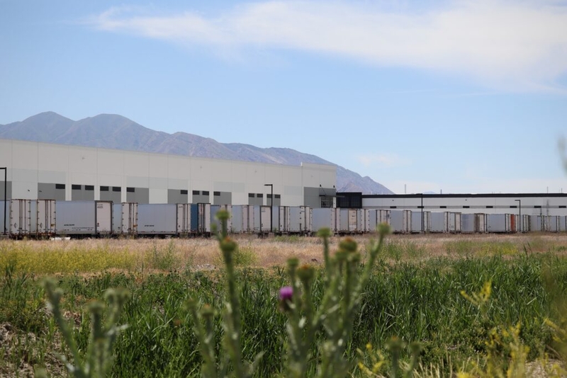 What we know about the semitrailers at Salt Lake City’s ICE-owned warehouse 