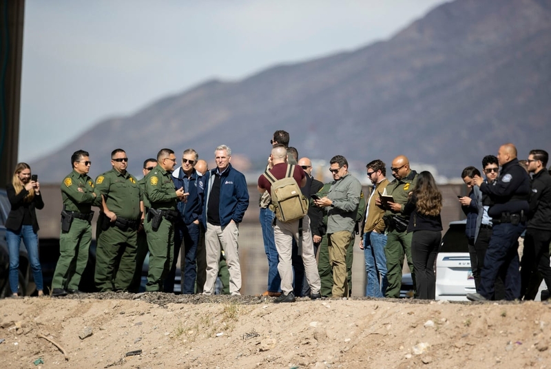 Kevin McCarthy calls on DHS Secretary Alejandro Mayorkas to resign during visit to Texas border