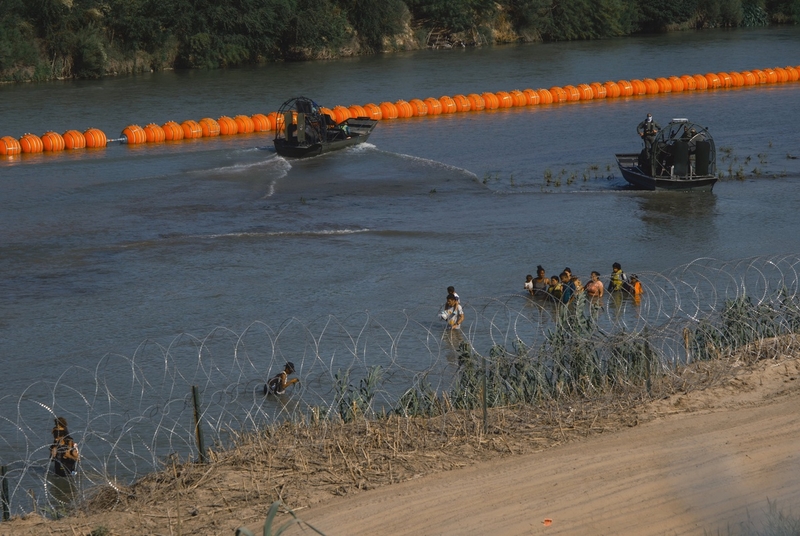Body found stuck in buoys Texas installed in the Rio Grande