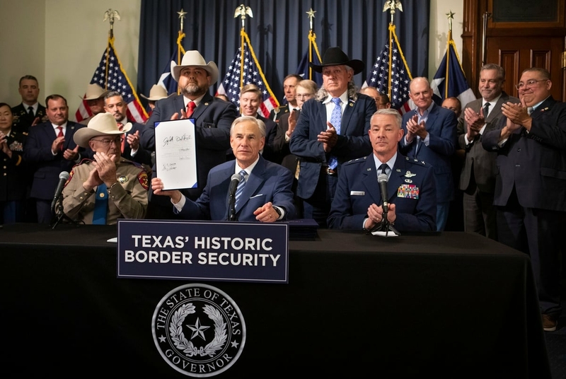 “Hold the line”: Republicans rally to Abbott’s defense in border standoff with Biden