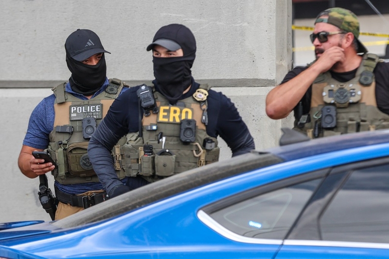 Federal immigration officer shoots, injures man in Austin, report says