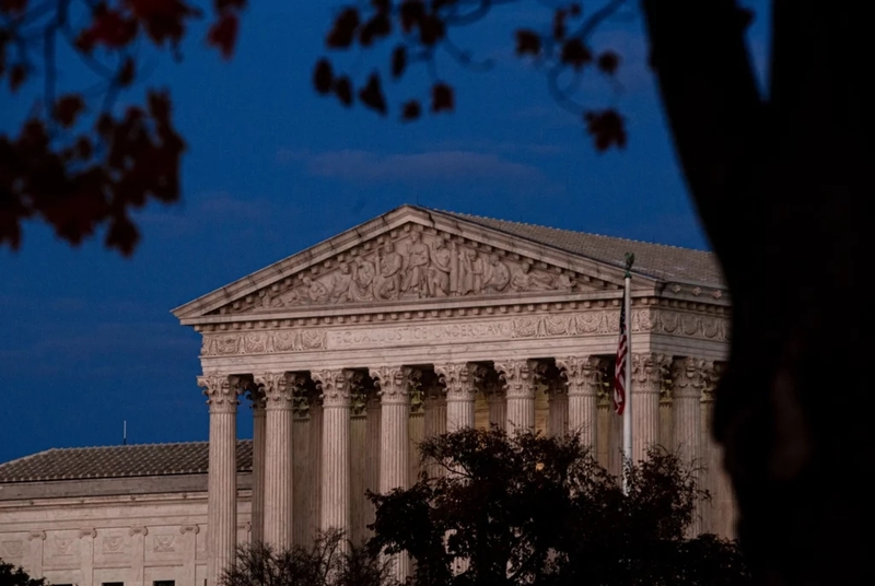 U.S. Supreme Court allows Texas police to arrest people who illegally cross the border