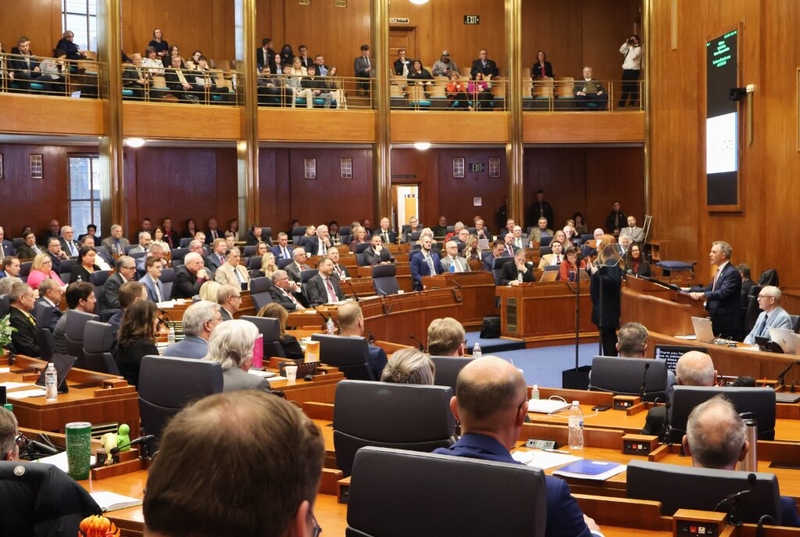 Gov. Armstrong, lawmakers eye special session on kratom ban, Military Gallery funding