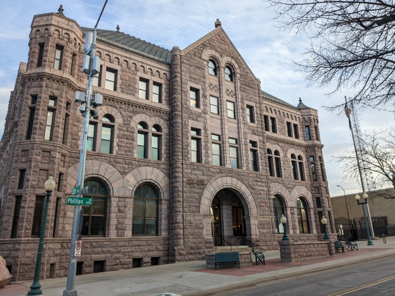 Federal judge dismisses legal challenges to South Dakota drug discount law