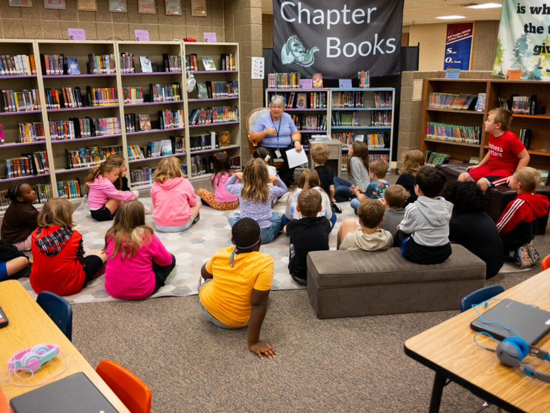 Governor awards $500,000 to program converting paraprofessionals to teachers