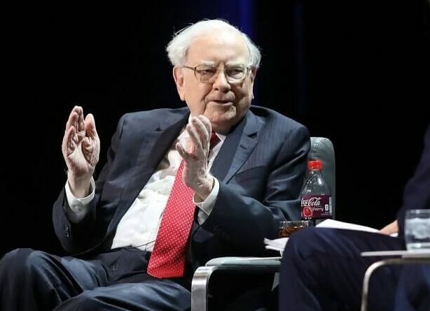 How Warren Buffett privately traded in stocks that Berkshire Hathaway was buying and selling