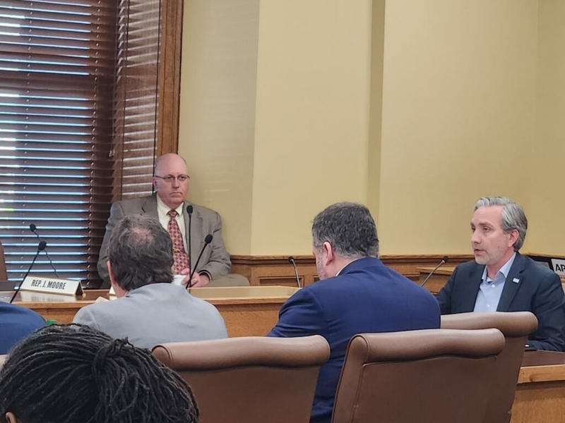 Arkansas House committee changes controversial public bathroom bill