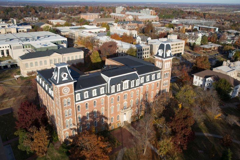 B. Alan Sugg, longest serving University of Arkansas system president, dies at 88