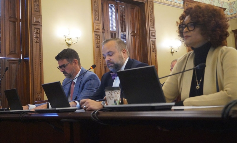 Lawmakers at the end of session try to appease both sides in drug pricing controversy