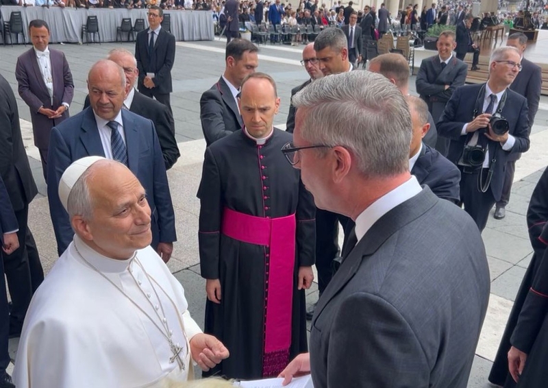 Illinois treasurer’s gift to Pope Leo? $8.65 of pontiff’s own money