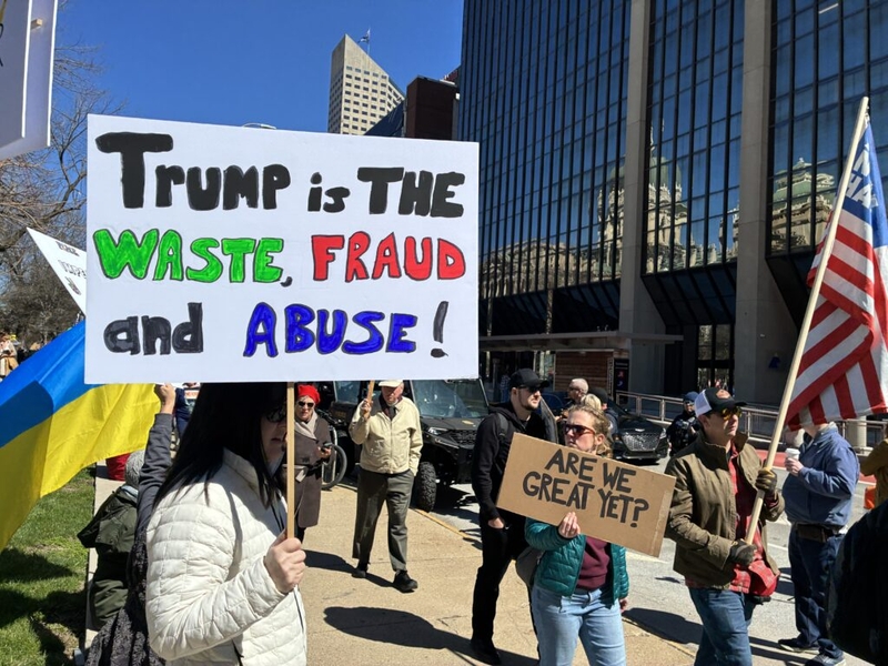 Sunny day greets thousands of anti-Trump protesters in Indianapolis