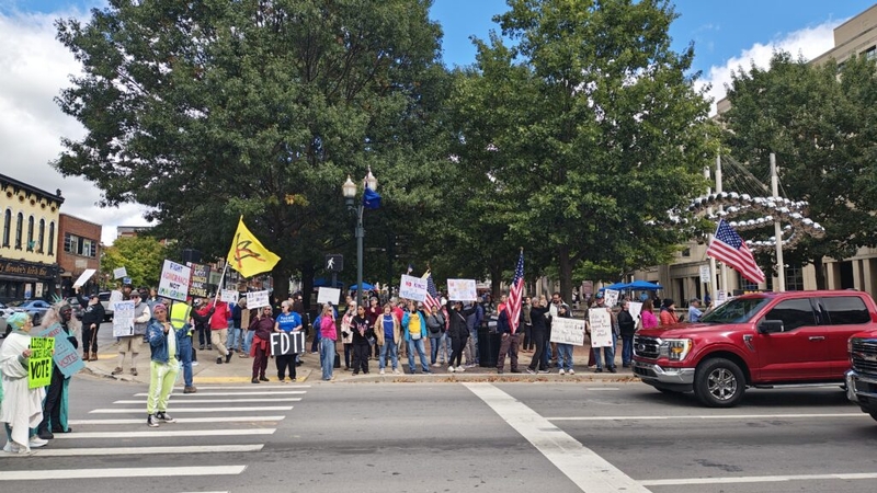 Lexington No Kings protest draws hundreds in effort to ‘activate people’ to vote early
