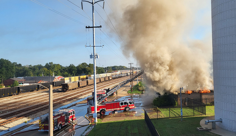 Blaze engulfs vacant commercial building in Jackson; no injuries reported