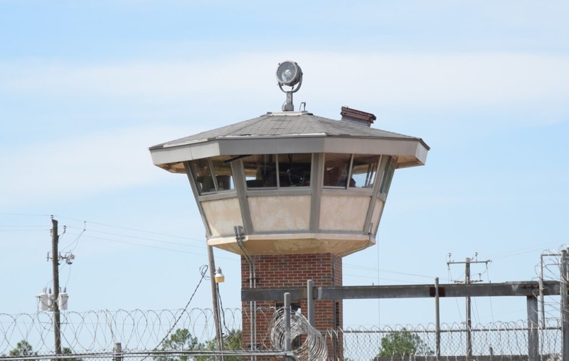 Alabama prison closings, key to new construction plan, seem far off