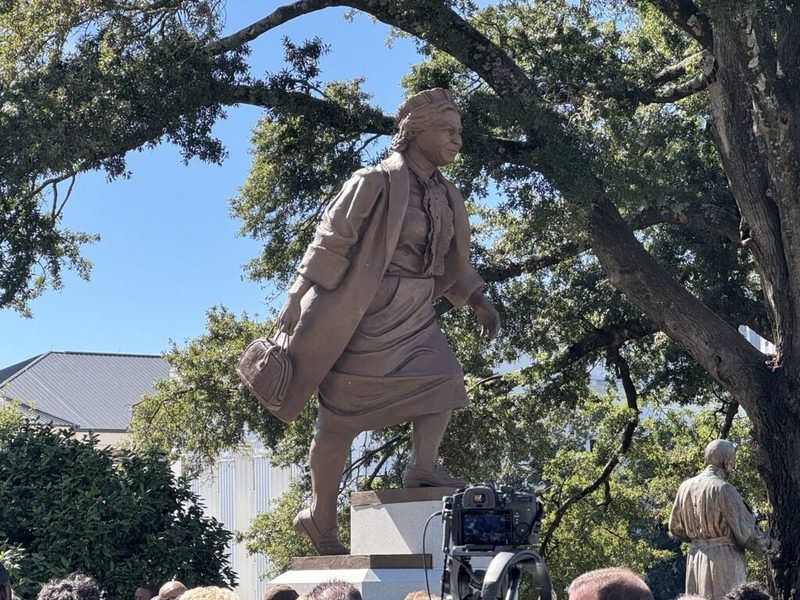 Rosa Parks, Helen Keller statues unveiled at Alabama State Capitol