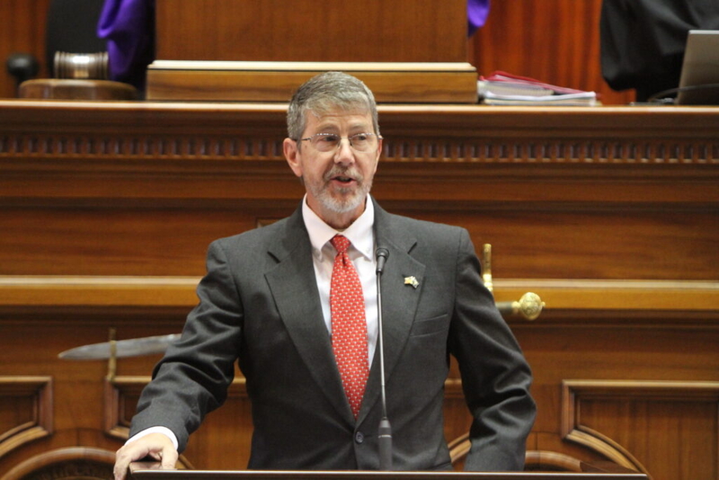SC senator who resigned with Alzheimer’s diagnosis receives state’s highest honor