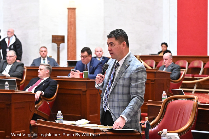 Bill banning smoking in cars with kids passes Senate, on to House