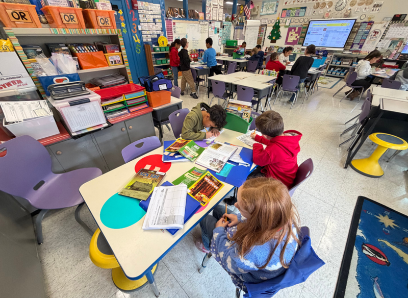 These NY Teachers Are Ditching Screens. Lawmakers Want Others to Follow.