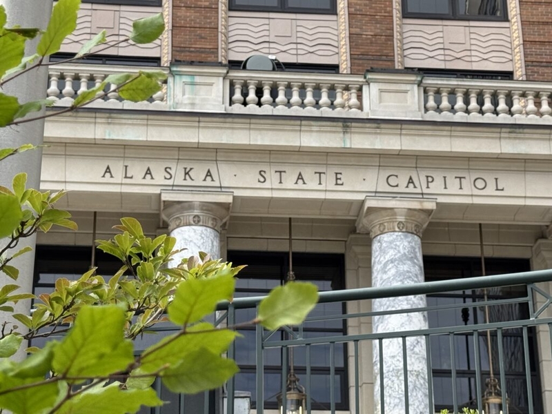 Alaska governor vetoes new limits on political donations
